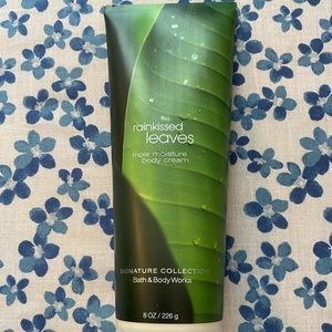bath & body works rain kissed leaves lotion